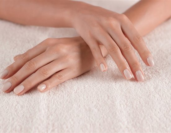 Minimalist Nails