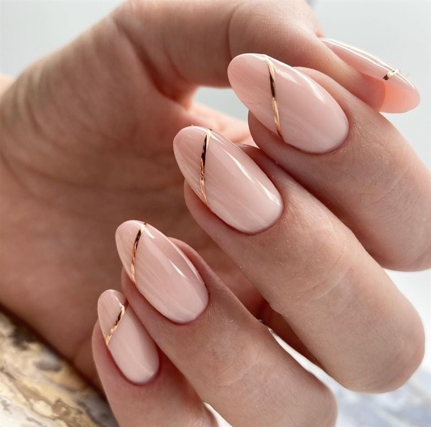 Minimalist Nails