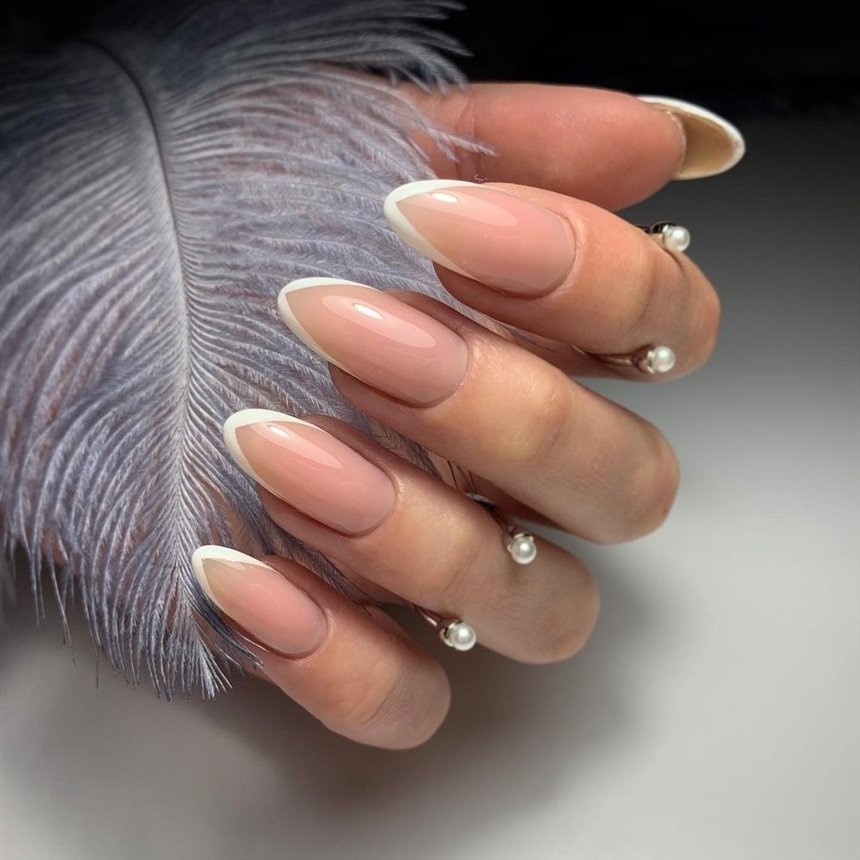 Minimalist Nails